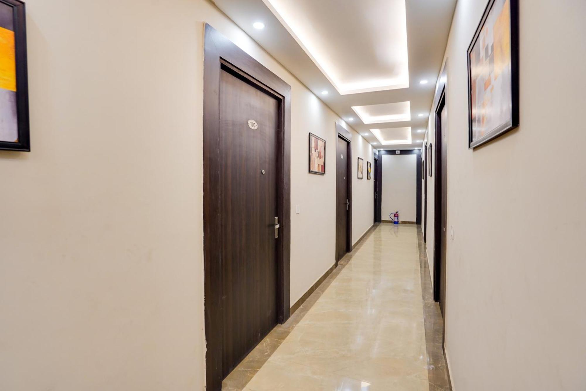 Super Townhouse The Royal Casa Hotel Ghaziabad Buitenkant foto