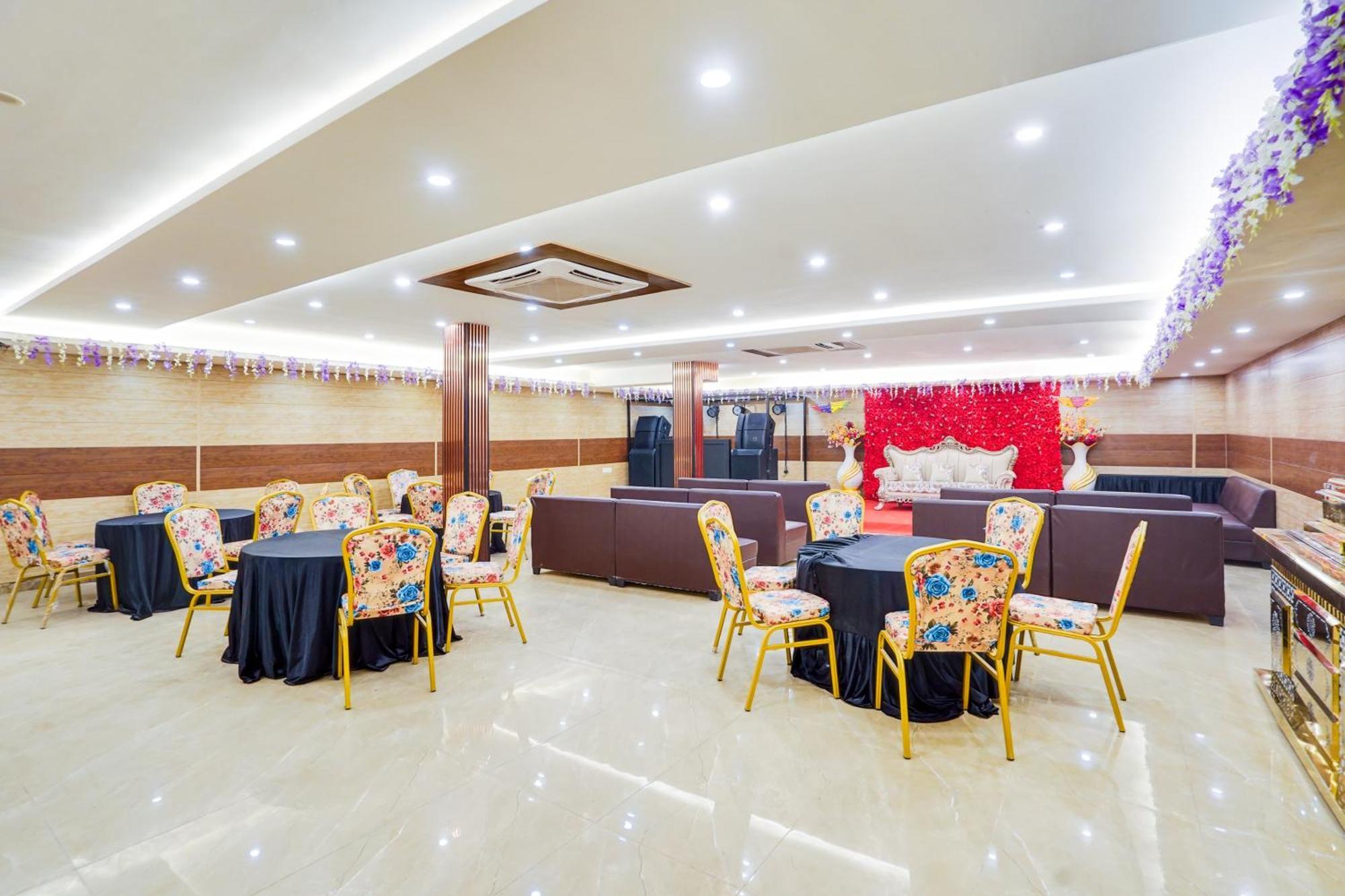Super Townhouse The Royal Casa Hotel Ghaziabad Buitenkant foto