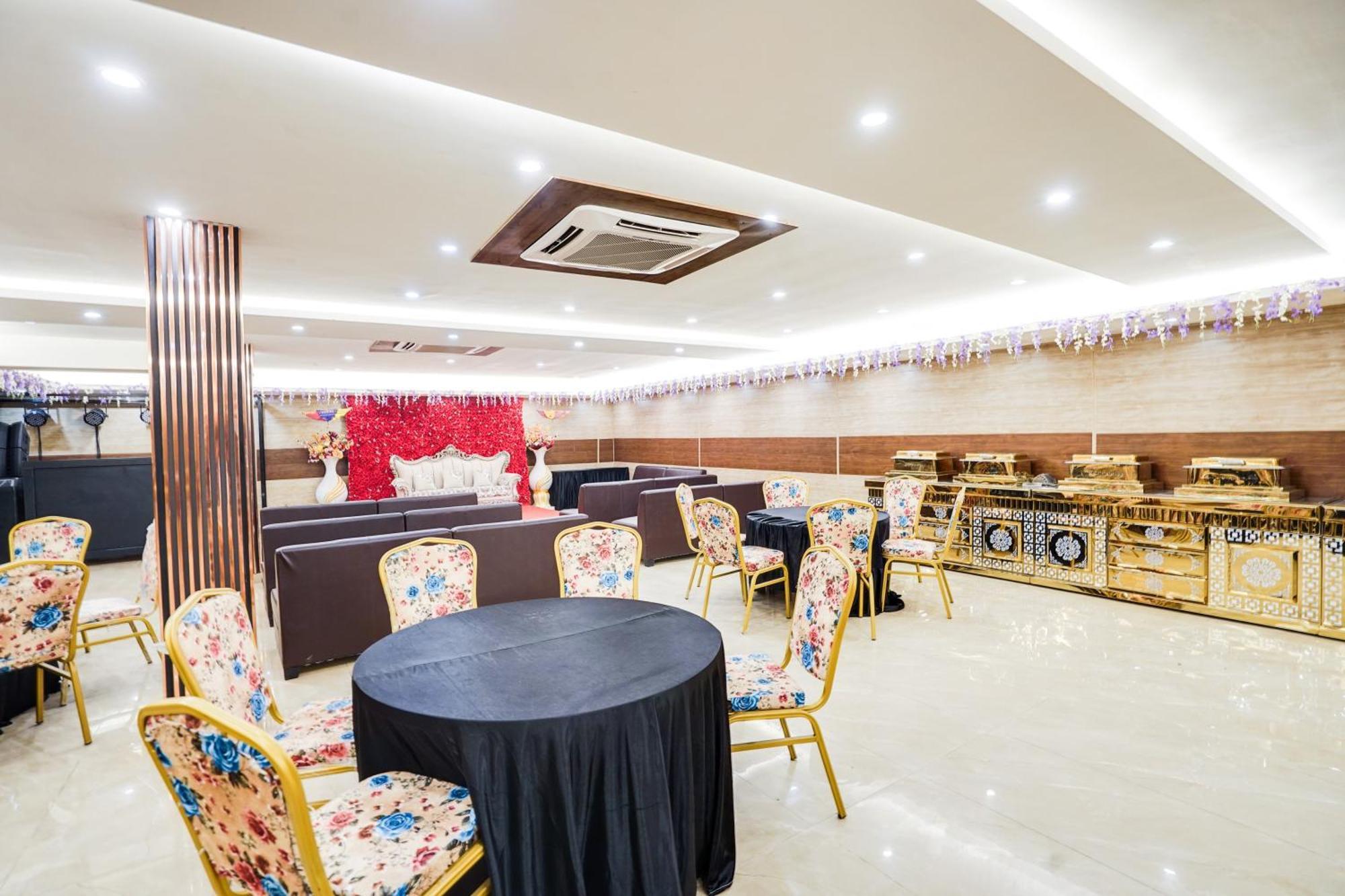 Super Townhouse The Royal Casa Hotel Ghaziabad Buitenkant foto