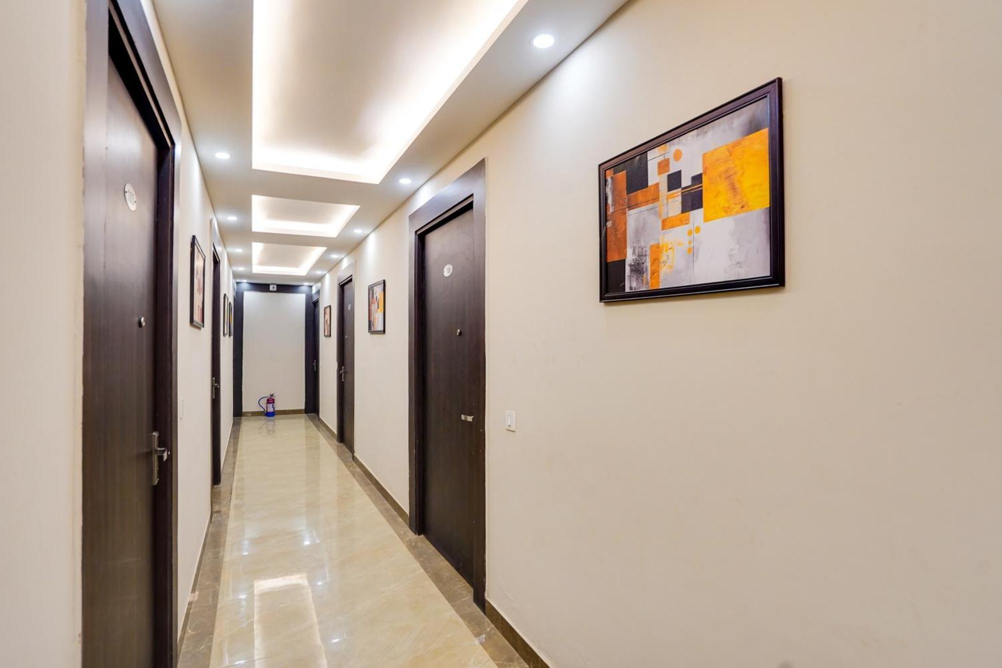 Super Townhouse The Royal Casa Hotel Ghaziabad Buitenkant foto