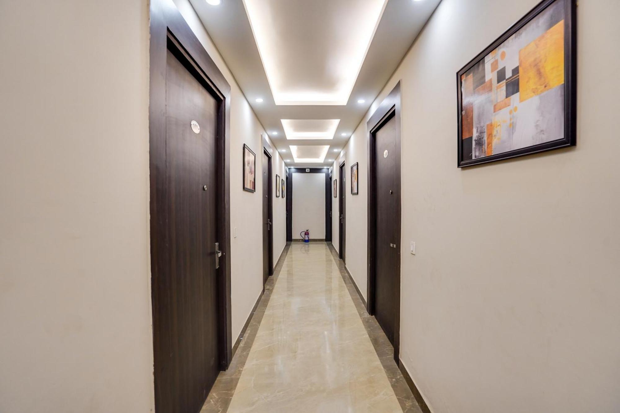 Super Townhouse The Royal Casa Hotel Ghaziabad Buitenkant foto