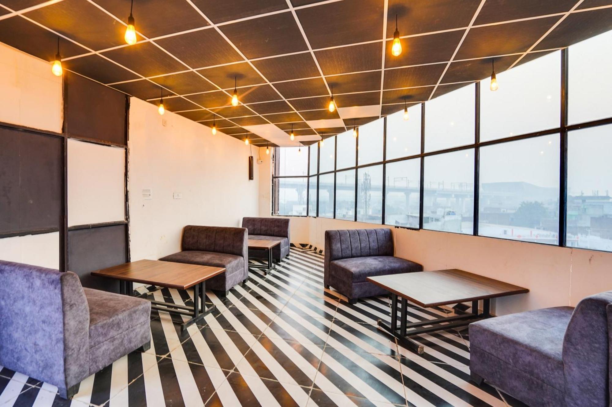 Super Townhouse The Royal Casa Hotel Ghaziabad Buitenkant foto